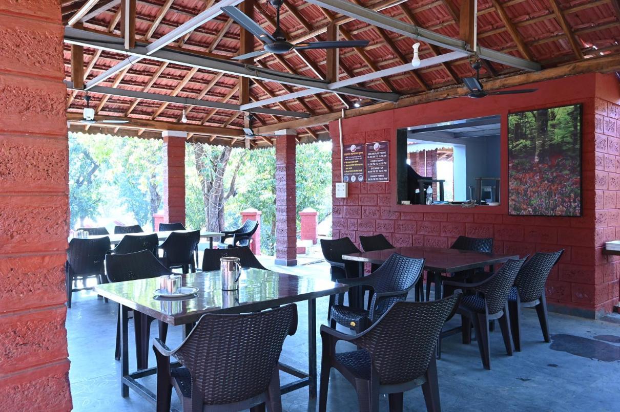 Hotel River Orchid Resort Satara Eksteriør bilde